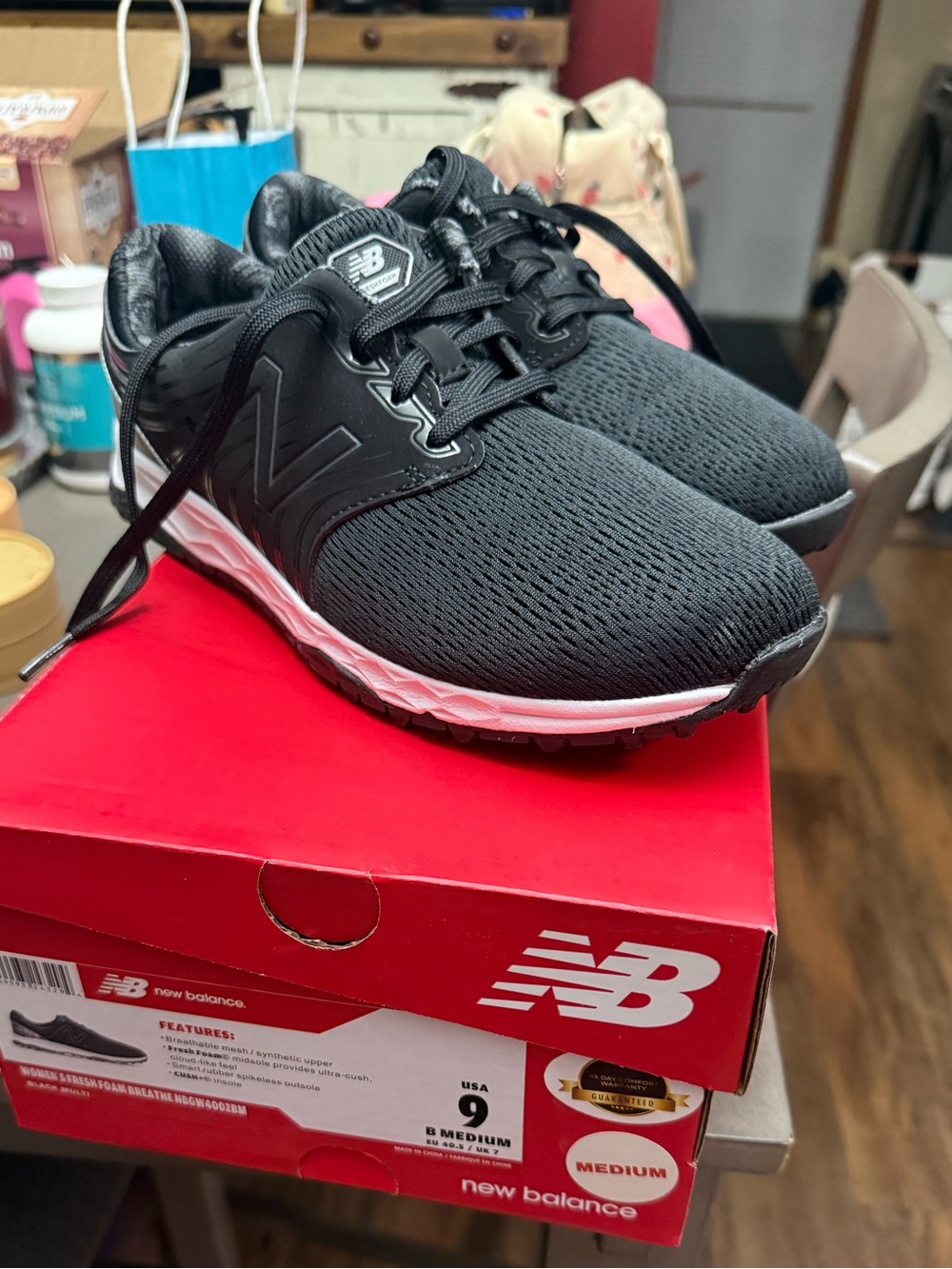 New Balance Women’s Black Mesh Lace-Up Golf Shoes with White Midsole